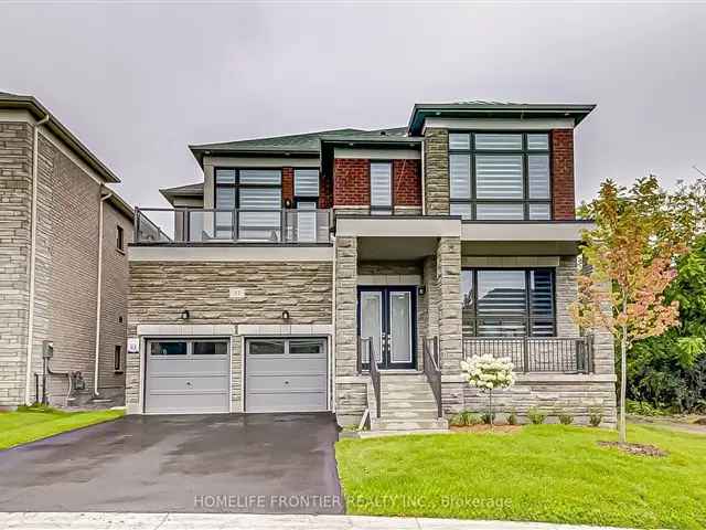 5-Bedroom Modern House in Aurora Estates Woodhaven