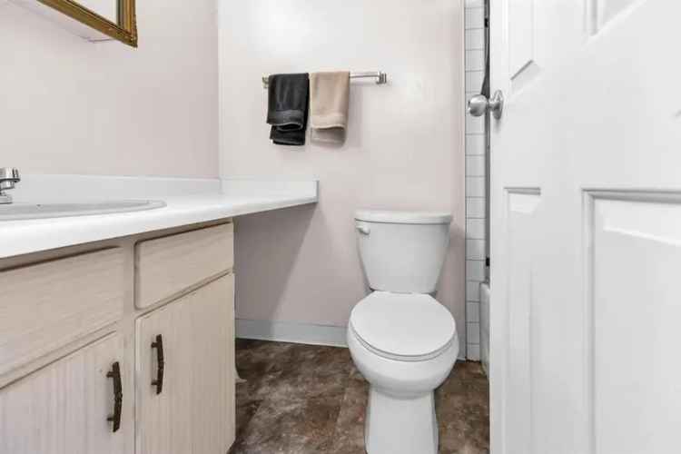Spacious 1 Bedroom Condo near UFV