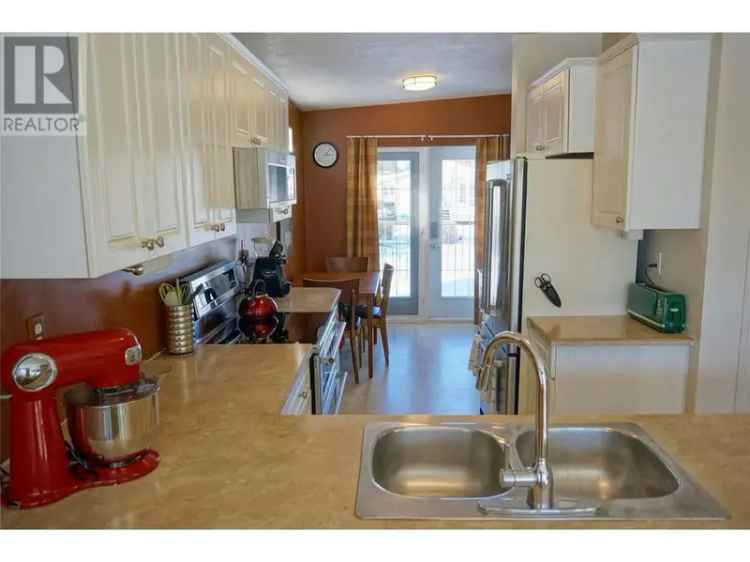 2-Bedroom Townhome in Canal Flats - Bright and Charming