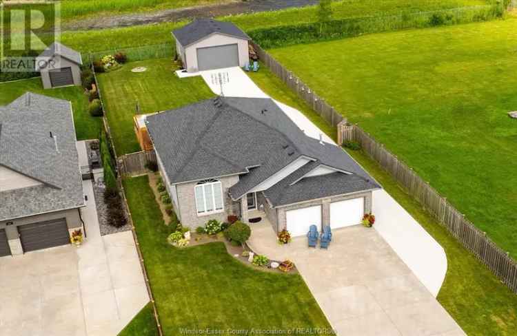 California Ranch 3 Bed 2 Bath Hot Tub Large Lot Detached Garage