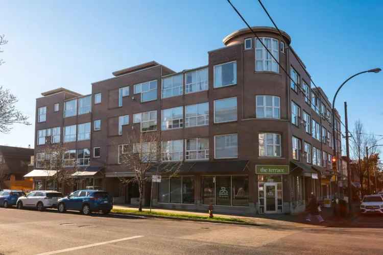 Kitsilano Penthouse Condo 1BR+Den Stephens Court Vancouver