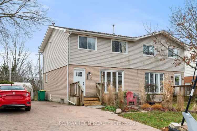 House For Sale in Petrolia, Ontario