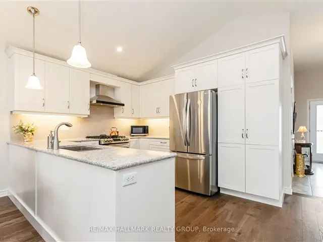 Semi-Detached Bungalow with Upgrades in Almonte