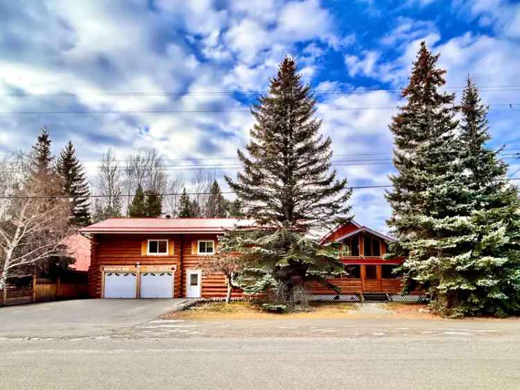 Stunning Custom-Built 5-Bedroom Mountain Retreat with Income Potential - Valemount, BC