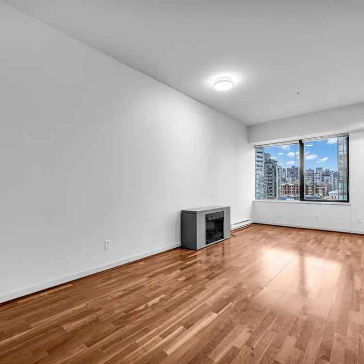 Coal Harbour Studio in QUBE - City Views, Parking & Locker