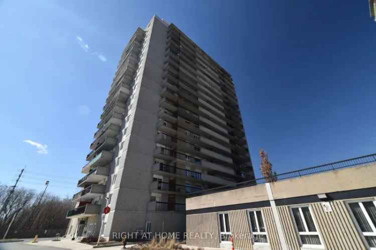 House For Sale in 158 C, McArthur Avenue, Ottawa, Ontario
