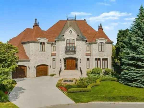 Two Storey House for Sale Montérégie Golf Course View