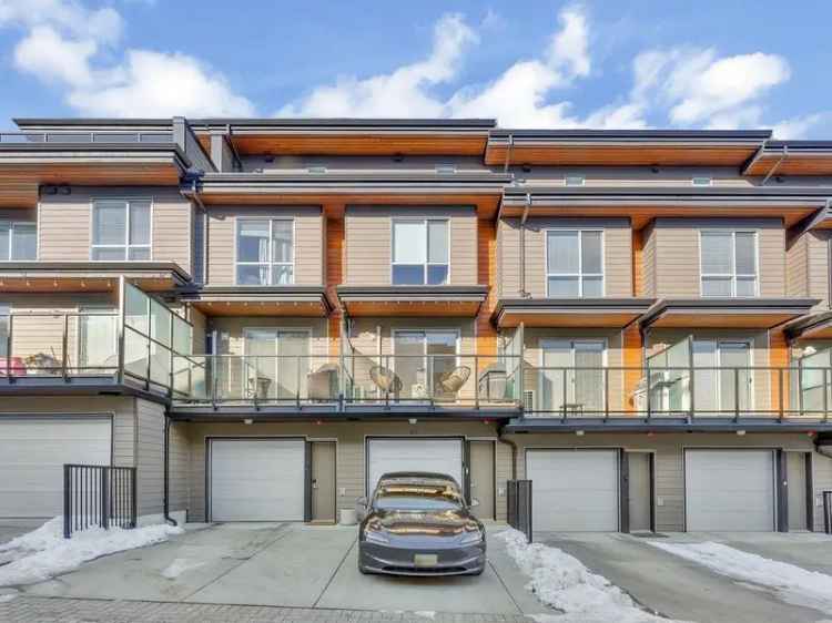 Stunning 3-Bed Townhome in Grandview with Rooftop Hot Tub