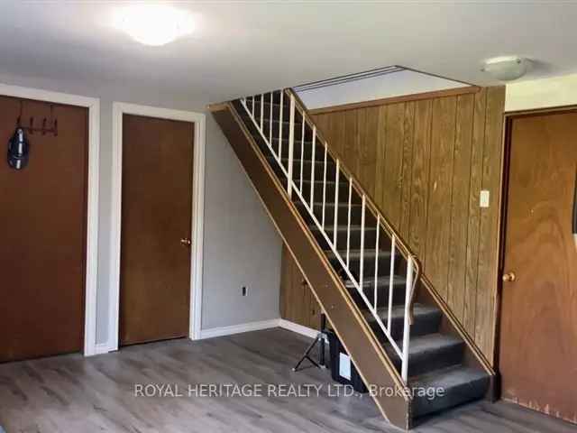 Renovated Warkworth Sidesplit Family Home Double Garage