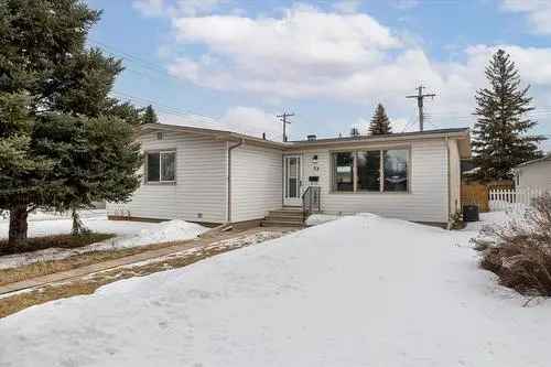 Buy bungalow in Westwood Winnipeg with modern updates and spacious layout