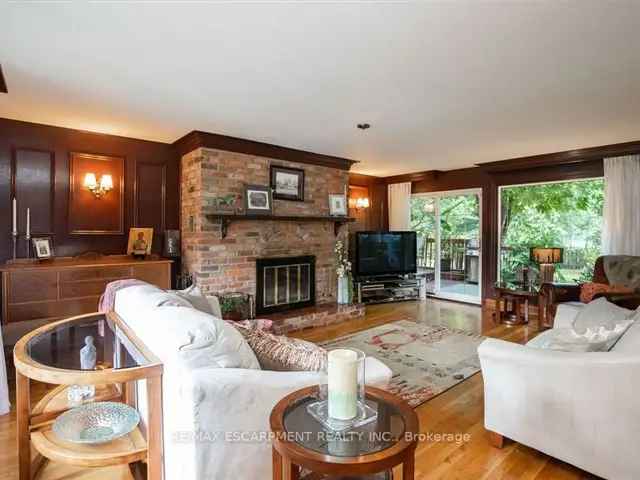 Charming 4-Bedroom Home in Old Ancaster