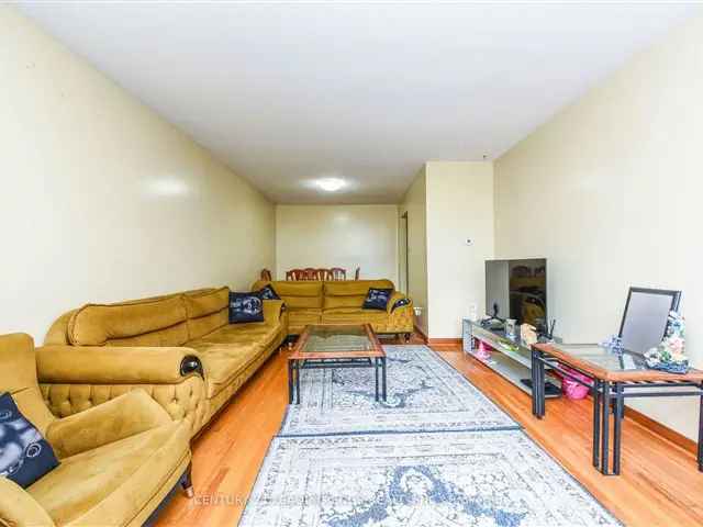 House For Sale in Toronto, Ontario