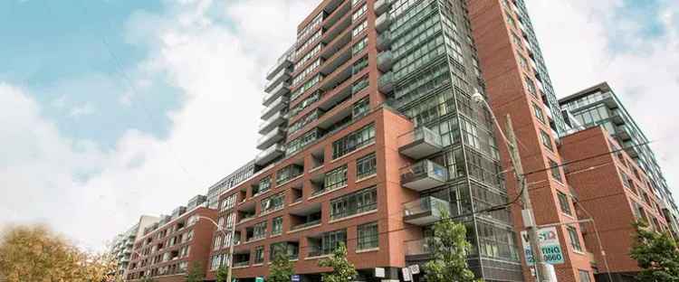 2 Bedroom 617 m² Apartment in Toronto West Queen West