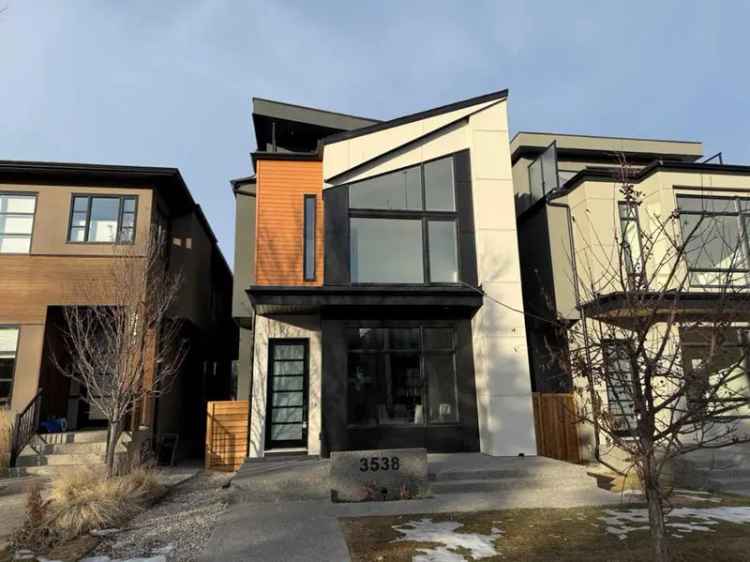 Luxury 3-Storey Infill Home in Spruce Cliff