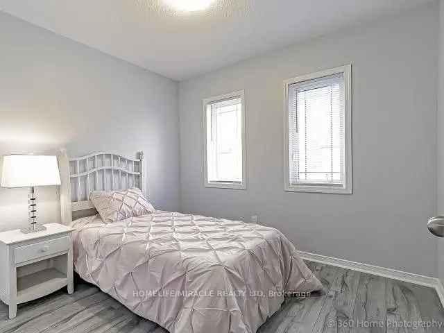 3 Storey Modern Townhouse in Caledon