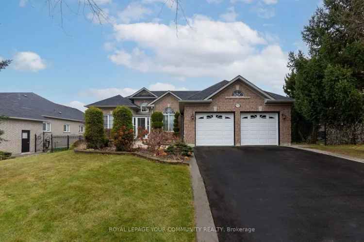 Charming Vaughan Bungalow: 3 Beds, 6-Piece Ensuite, Pool-Sized Lot