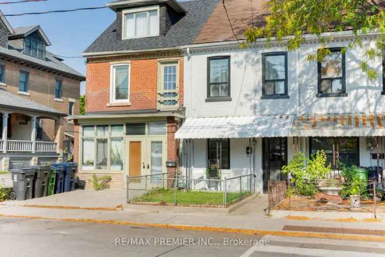 House For Sale in Toronto, Ontario