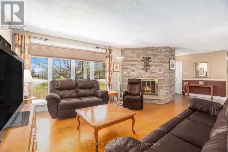 4 Bedroom Bungalow on Large Lot - Casselman