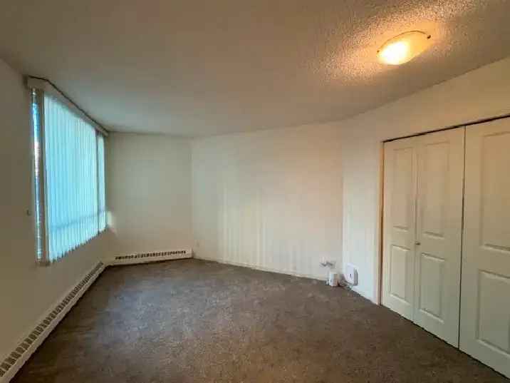 2 BEDROOM  OFFICE/ 2 BATHROOM CONDO FOR RENT IN CALGARY DOWNTOWN