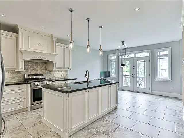 Luxury Custom Built Home Near Yonge Street