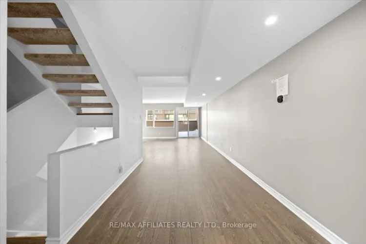 2 Bed 2 Bath Townhome in Lindenlea - Updated Kitchen Rooftop Terrace