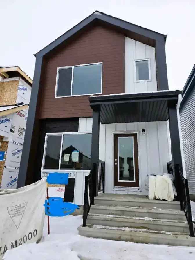 Rent Beautiful Detached House in Rivers Edge Edmonton with 3 Bedrooms