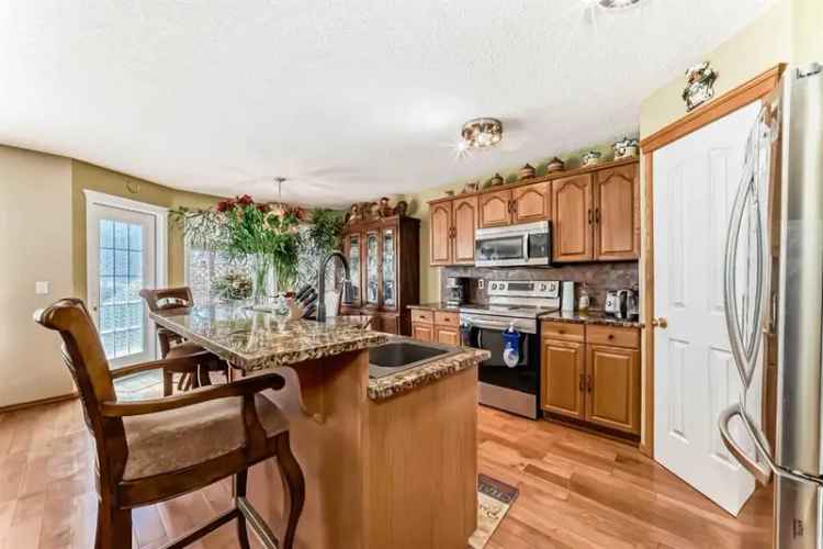 3-Bed 3-Bath Home Near Schools - Updated Kitchen & Spacious Backyard