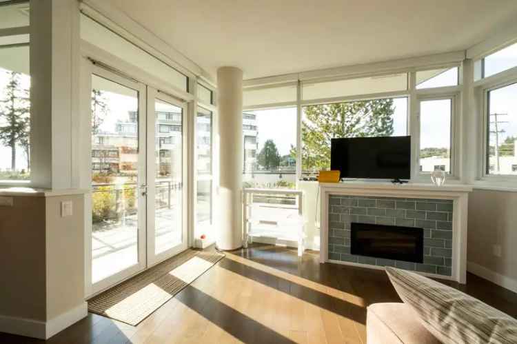 A $669,000.00 Apartment/Condo with 1 bedroom in Sechelt District, Sunshine Coast