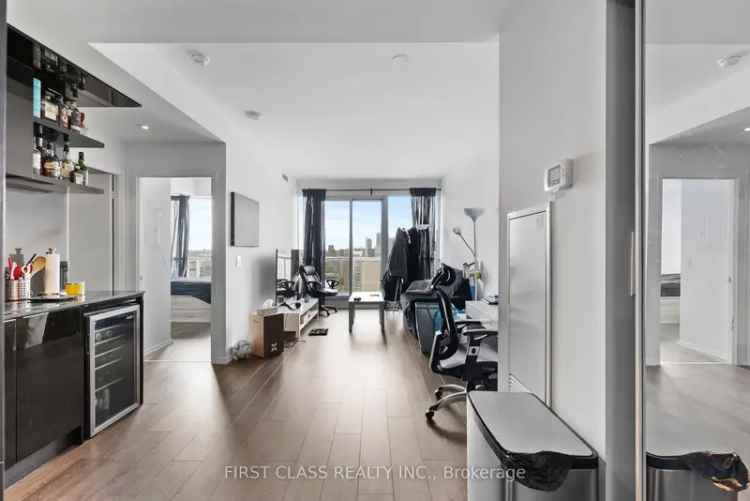 House For Sale in 70, Temperance Street, Toronto, Ontario