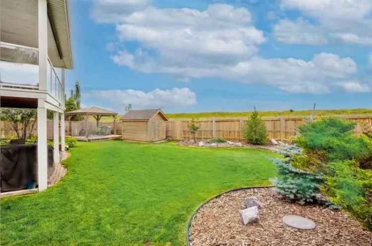 House For Sale in Calgary, Alberta