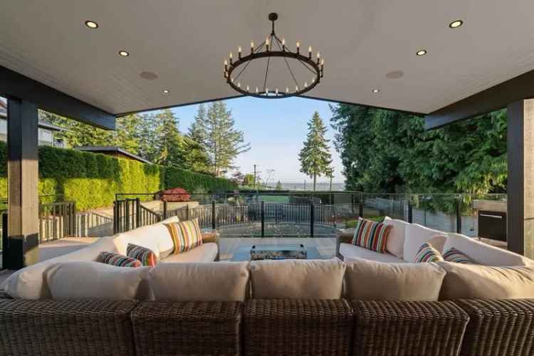 6 Bedroom Luxury Home with City Views in Upper Lonsdale