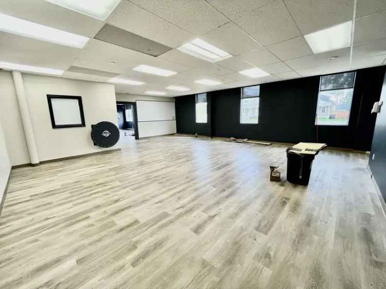 Commercial property For Rent in City of Cold Lake, Alberta