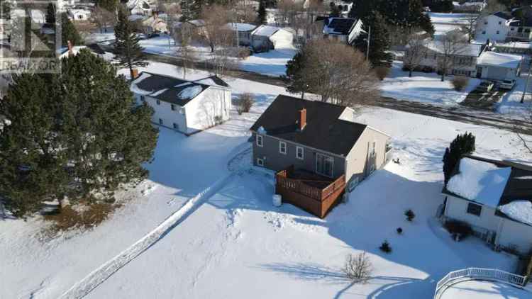 Updated 3-Bedroom Home with New Deck and Backyard