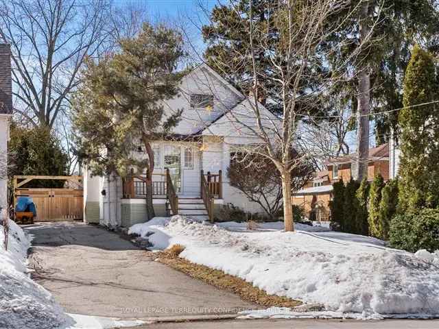 House For Sale in 10, Abbotsford Road, Toronto, Ontario