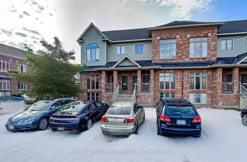 Spacious 2-Bedroom Condo Near Hospitals