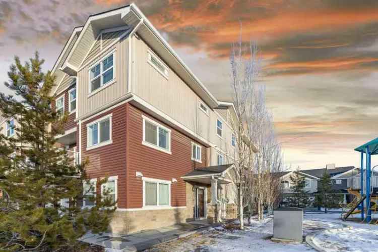 4 Bed 3 Bath Corner Townhome in Skyview Ranch