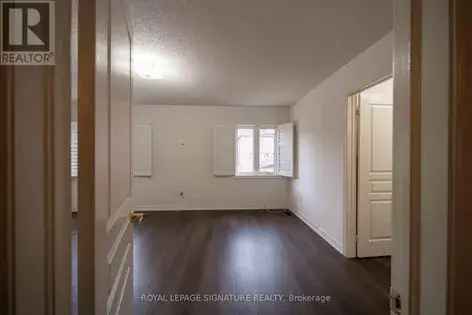 3 Bedroom 221m² Semi-Detached House in Mississauga Churchill Meadows