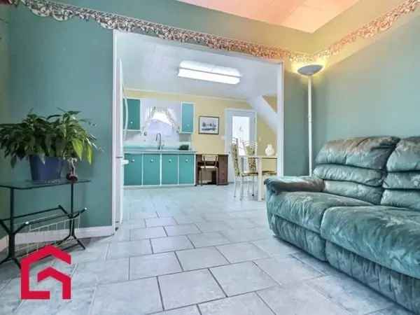 1.5 Storey House for Sale Near Elementary School