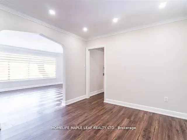 House For Sale in Burlington, Ontario