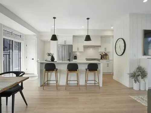 Langley Townhouse For Sale - 3 Bed 3 Bath End Unit Show Home