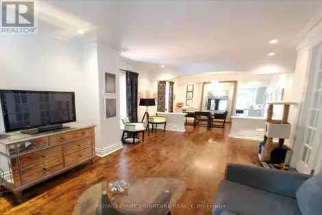 2 rooms house of 863 m² in Toronto