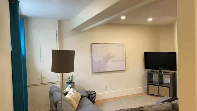 Renovated Basement Suite near French Campus Edmonton