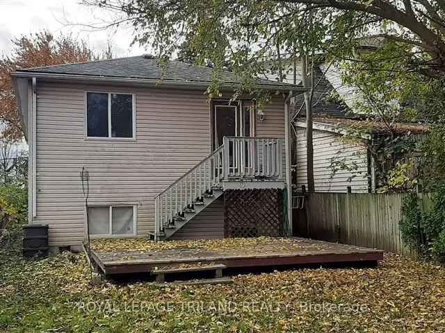 Raised Bungalow 2+1 Beds 2 Baths Attached Garage