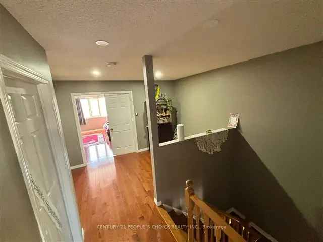 Townhouse For Rent in Milton, Ontario