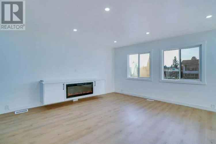 Penbrooke 5 Bedroom Family Home with 2 Kitchens and Large Yard