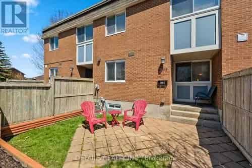 Townhouse For Sale In Ottawa - 2 Beds 2 Baths