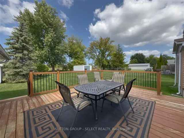 Grand Bend Cottage with Boat Dock and Private Boat Ramp