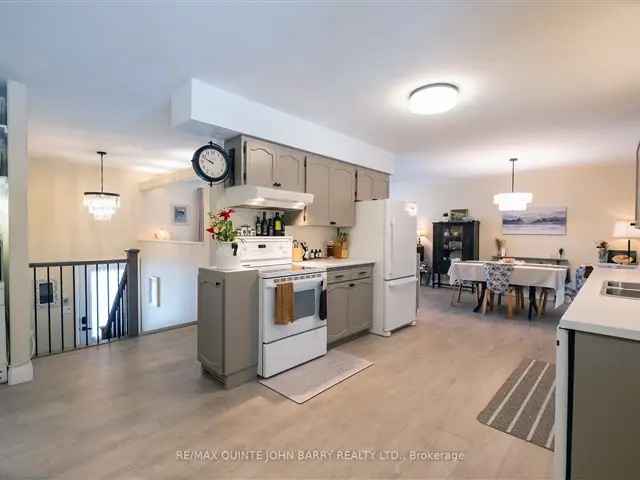 House For Sale in Quinte West, Ontario