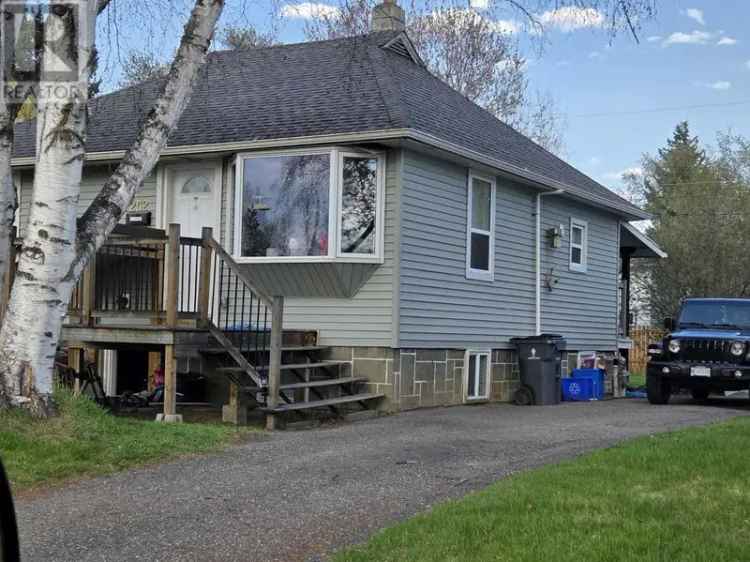 Double Lot Property with Two 2-Bedroom Suites - Turnkey Investment
