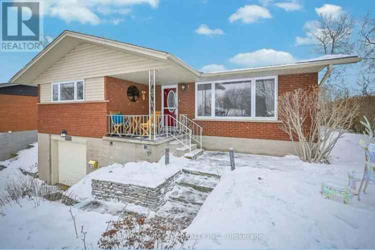 House For Sale in 214, Winfield Avenue, Waterloo, Ontario